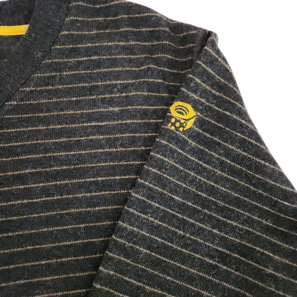 Mountain Hardwear Striped Wool Blend V-Neck Sweater – XL – Grey/Yellow – Outdoor - Picture 4 of 13